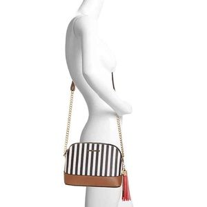 "Elroodie" Crossbody Bag with Chain Strap